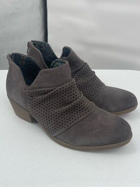 earth origins gray suede booties